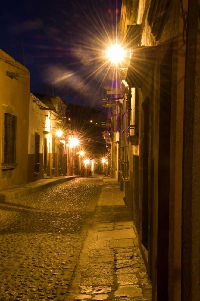 Mexico, San Miguel de Allende, Street scene